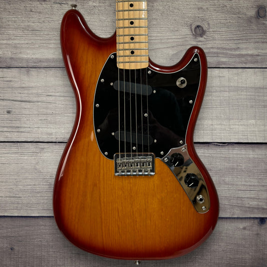 Fender Player Mustang, Maple Fingerboard, Sienna Sunburst, 2021